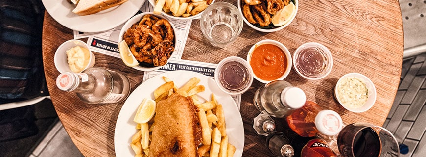 Old, but gold: Das berühmteste Fish-’n’-Chips-Restaurant des Landes ist das Kerbisher & Malt in London Old, but gold: Das berühmteste Fish-’n’-Chips-Restaurant des Landes ist das Kerbisher & Malt in London