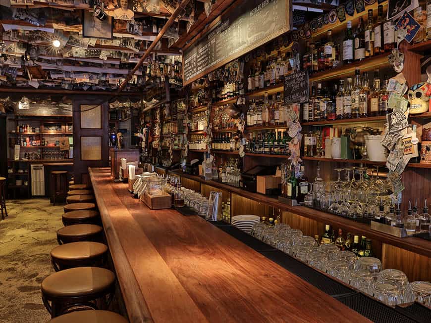 Irische Bar The Dead Rabbit in New York von innen