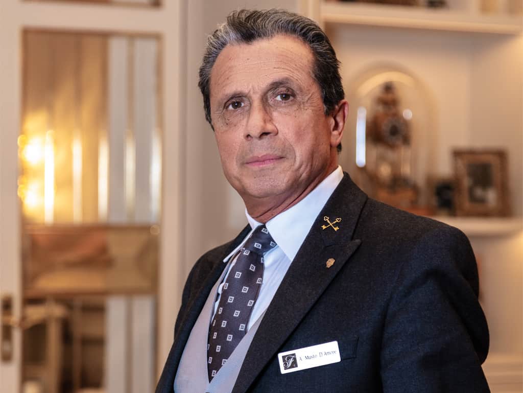 Amedeo Musto D'Amore in voller Montur
