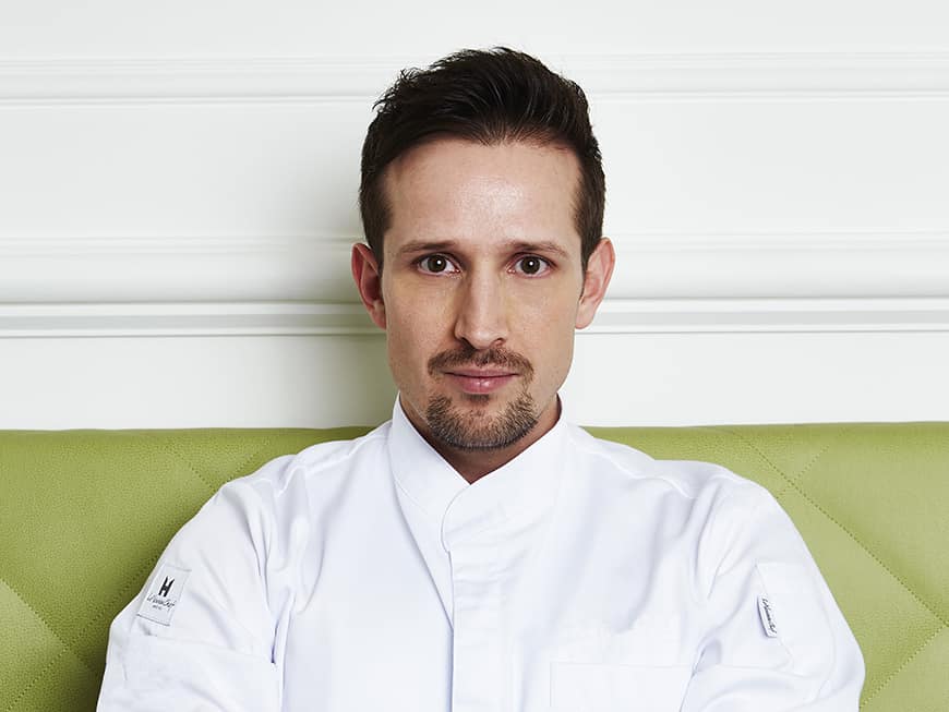 Anton Pozeg wird neuer Küchenchef im Schwarzreiter Tagesbar & Restaurant im Hotel Vier Jahreszeiten Kempinski München