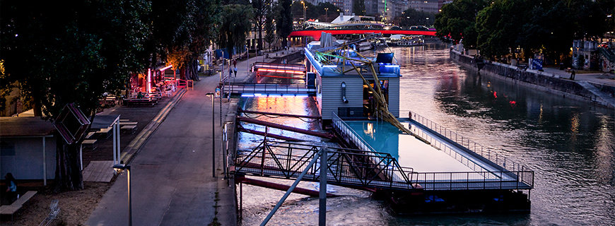 populaeres badeschiff in wien wird hotel
