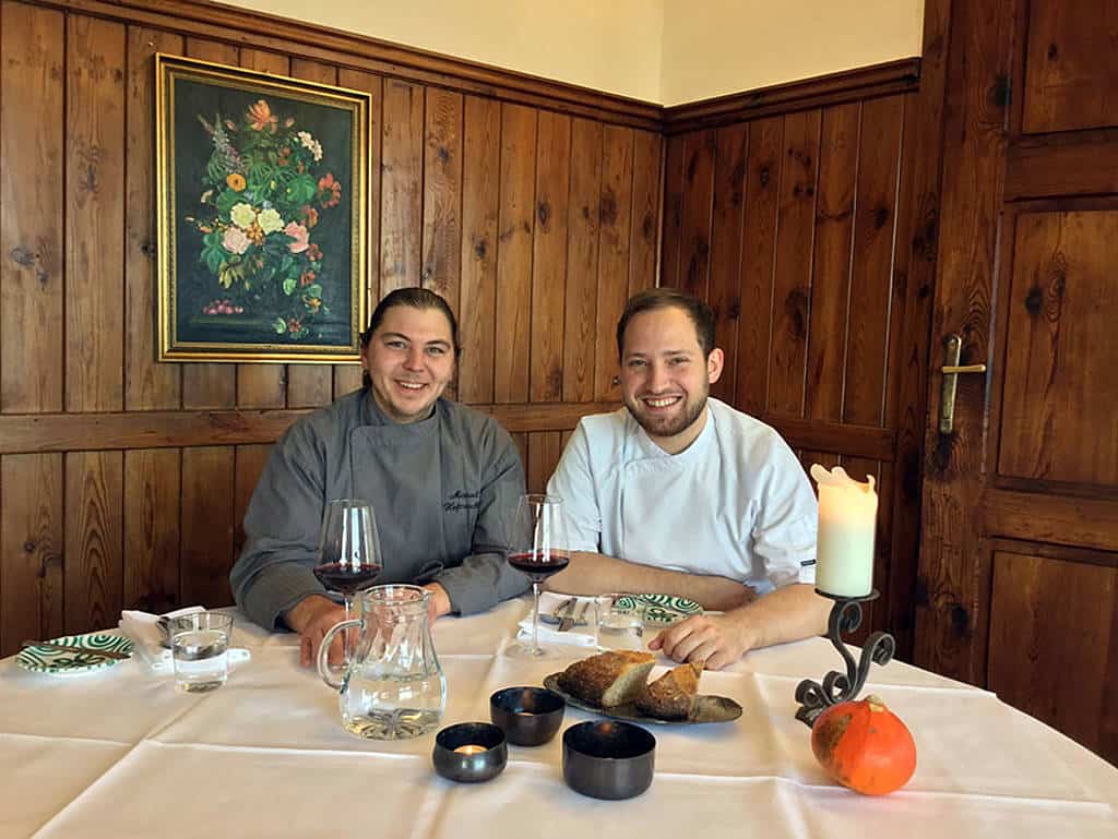 Thomas Piplitz - Sensationstransfer in die Steiermark Thomas Piplitz bei Freunden im Wirtshaus.