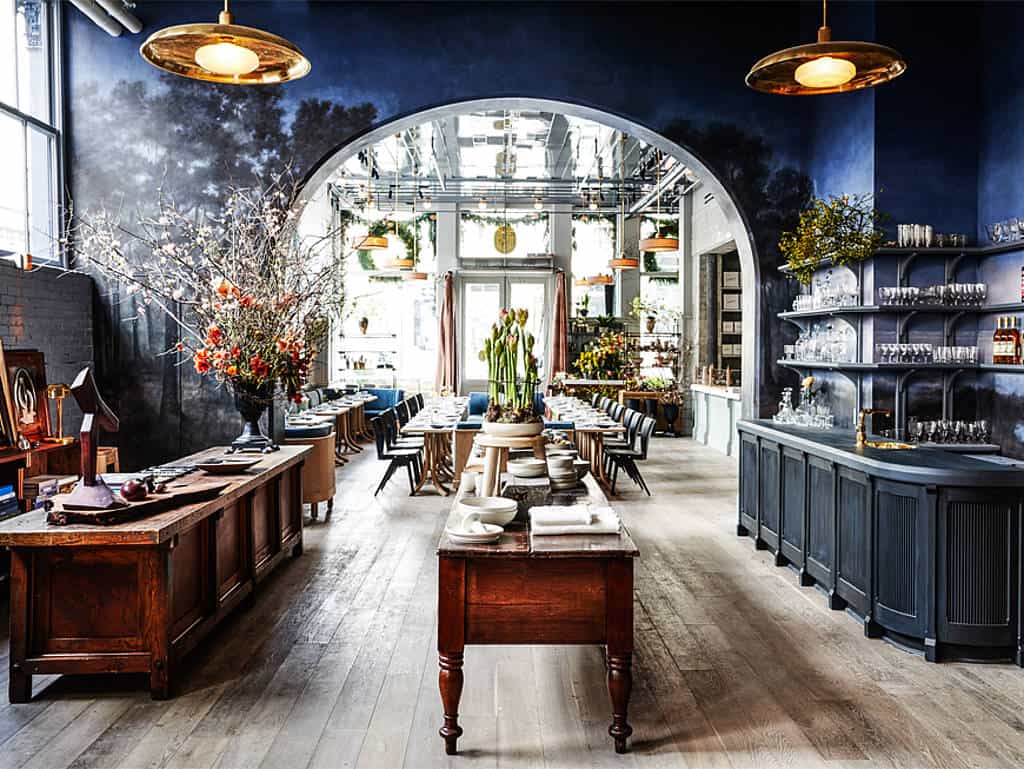 Café, Möbelhaus, Bibliothek in einem!