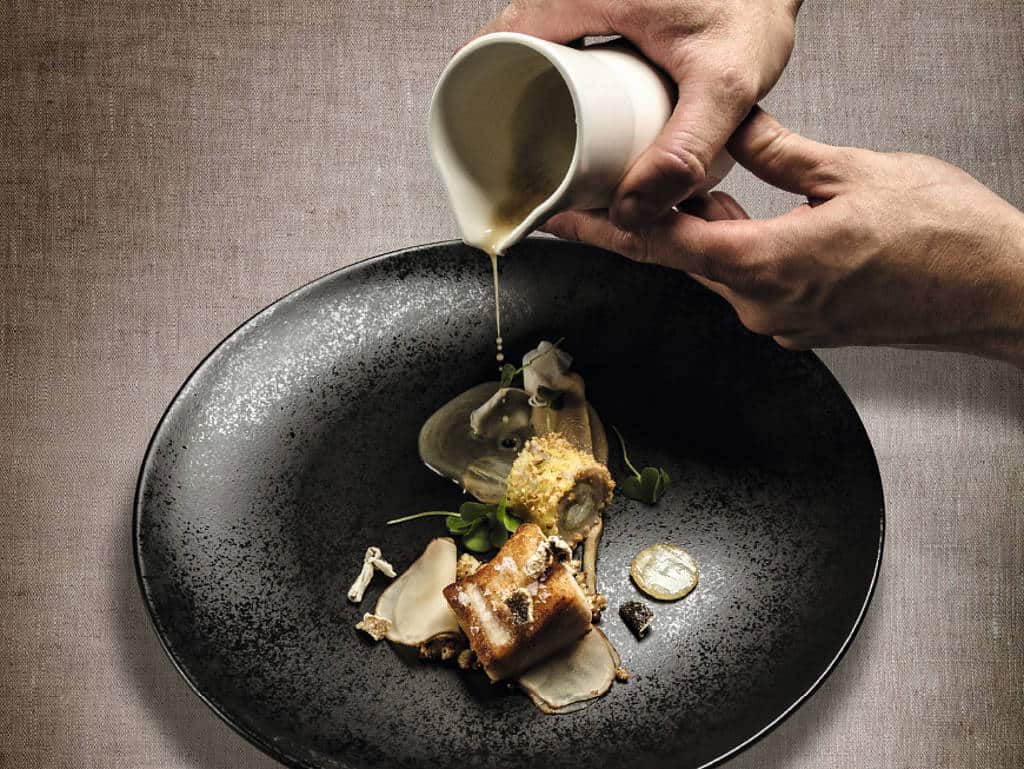 Rezept von Roland Pieber: Flying High Flying High – Metro Cobia Filet, Karfiol, Topinambur, Chinakohl, Weißer Mohn, Hanfsamen