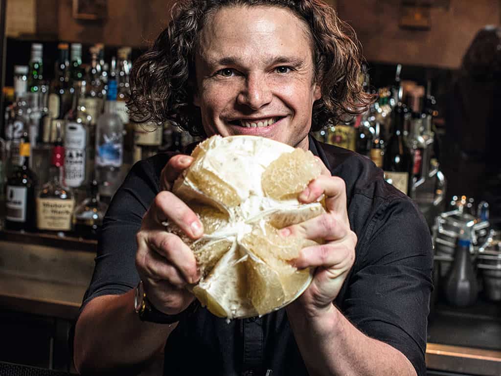 In der Motto-Bar haben die Barkeeper Spaß bei der Arbeit In der Motto-Bar haben die Barkeeper Spaß bei der Arbeit