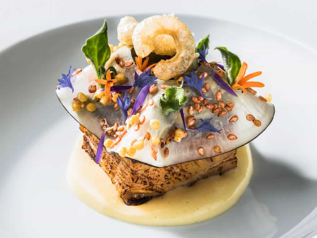 Schweinebauch | Umami-Bouillon | geräucherte Hollandaise