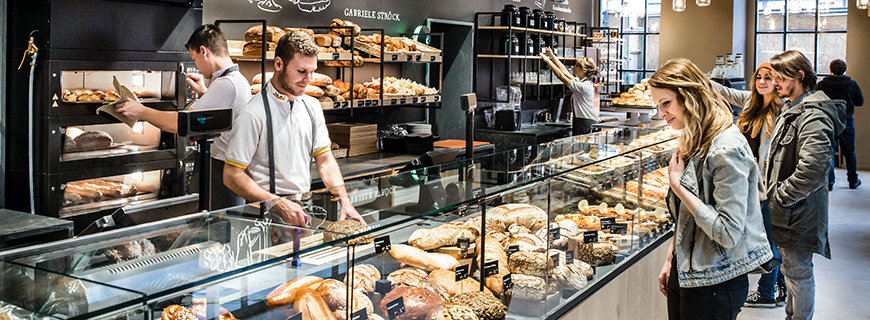 Konzept im Portrait - Brot und Wein