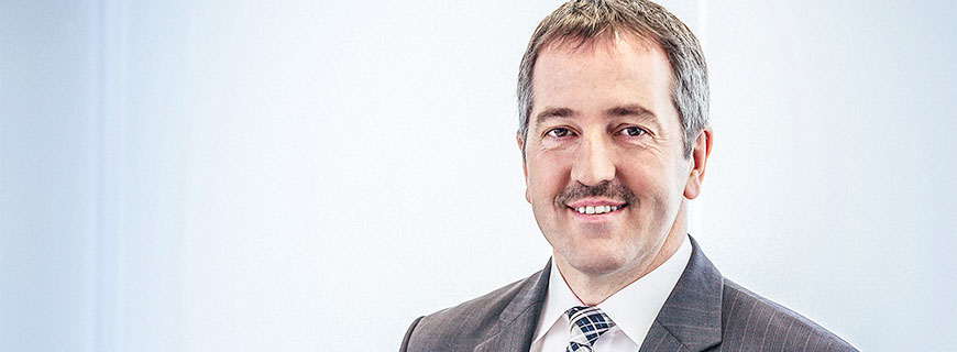 Ein echter Fachmann in Sachen Gläserspülen ist Frank Schwarz. Der Ingenieur und Produktgruppenleiter „Programmautomaten/Meikolon“ lässt sein Know-how in den Bereich des Glasmanagements einfließen. meiko-01-header