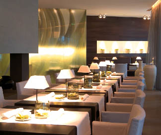 klassisch zeitgemäße Architektur im Restaurant des Designhotel AENEA 