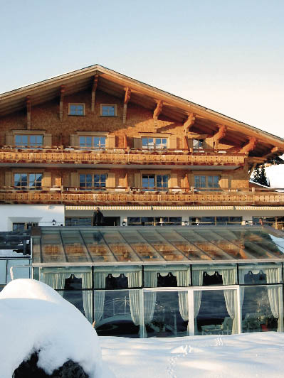 Arlberg Resort Hotel Frontansicht des Arlberg Resort hotels