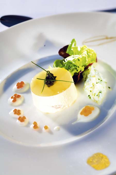 Störparfait mit Taschenkrebseffiloché und Imperial-Kaviar