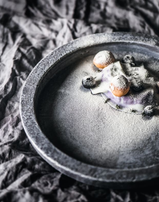 Heidelbeere mit Schafmilch, Thymian und Birne