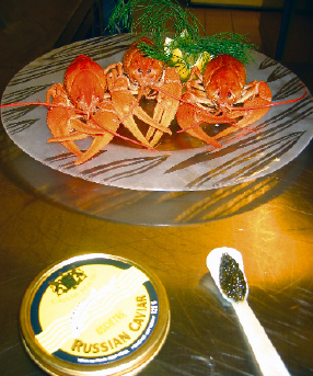 Flusskrebse mit Sellerie ravioli und beluga kaviar