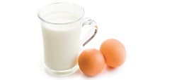 Milch und zwei Eier