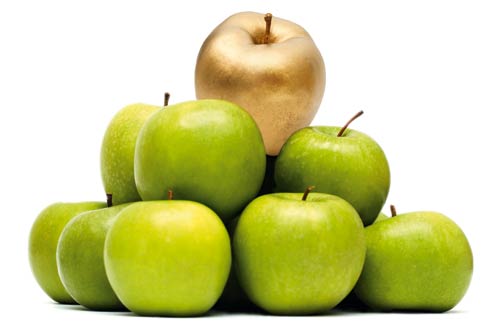 Apfelpyramide, an der Spitze, goldener Apfel 