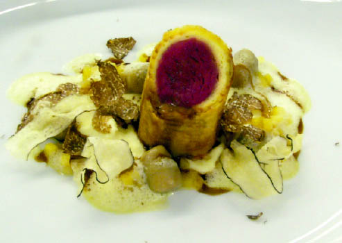Hirschlungenbraten im Baumkuchen mit Maroni-Dörrzwetschken-Gnocchi