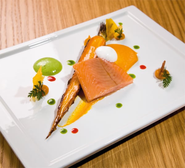 Gebratene Karotte, Lachsforelle, Brunnenkresse, Paprika