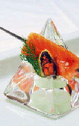 eine Lachskreation in Eis
