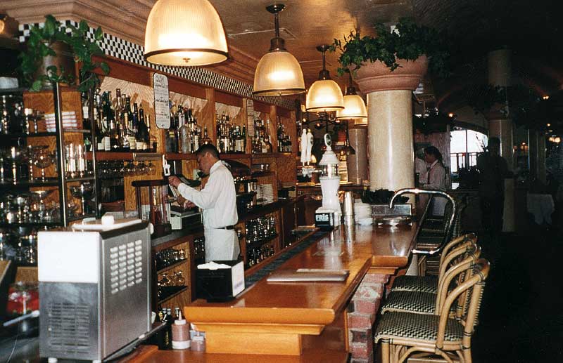 die schatzi on main bar 