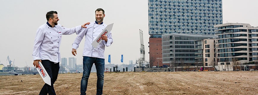 Sie wissen, wo es langgeht: Daniel Kattner (li.) und Albrecht Knechtel (re.) sind die regionalen Verkaufs­leiter im hohen Norden.