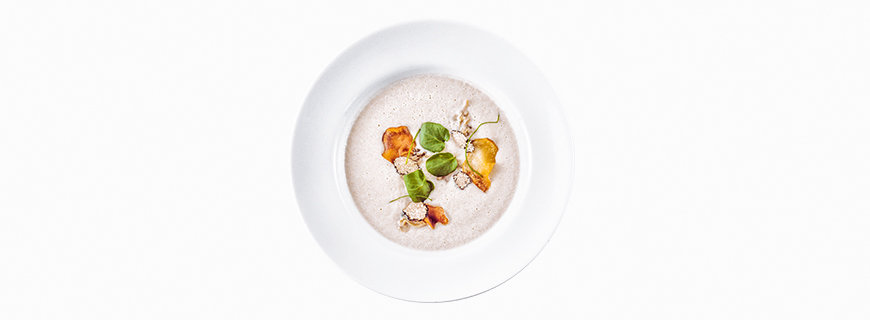 Topinambur-Suppe: Wasserkresse, schwarzer Knoblauch, Sommertrüffel, 3 Milligramm THC by Chris Sayegh