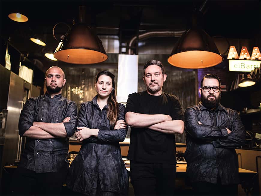 Das vierköpfige Gastro-Monster: Der Anspruch von Küchenchef Oliver Peña, Chefsommelière Christina Losada, Mastermind Albert Adrià und Barchef Marc Álvarez (v. li. n. re.) im Enigma in Barcelona ist kein geringerer, als die Gastronomie aus ihren Angeln zu heben.