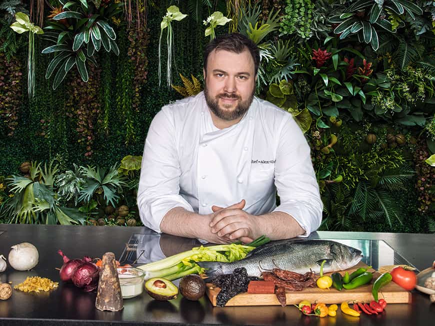 Mercado-Küchenchef Alex Theil Mercado-Küchenchef Alex Theil verrät die feurigsten Rezepte Südamerikas.