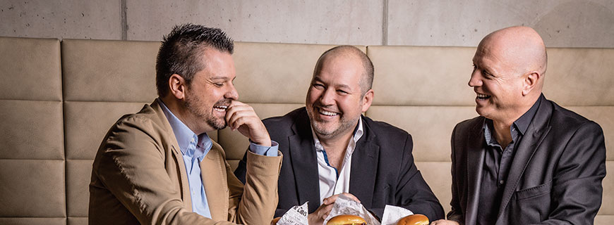 Denis Gasparac (m.), René Einöder-Vida (l.) und Gerhard Nachbagauer wissen, was schmeckt. Denis Gasparac (m.), René Einöder-Vida (l.) und Gerhard Nachbagauer wissen, was schmeckt.