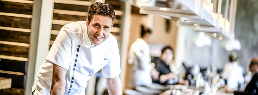 Porträt von Christian Schmidt, neuer Küchenchef in der Sansibar by Breuninger in Düsseldorf.