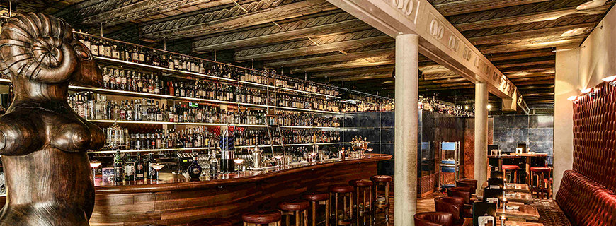 Die Widder Bar hält mehr als 1000 verschiedene geistreiche Tropfen bereit