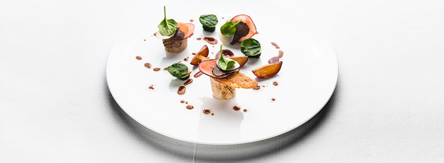 Kabeljau mit Erbsen und schwarzen Oliven Kabeljau mit Erbsen und schwarzen Oliven