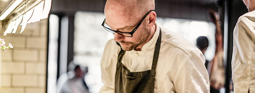 Magnus Ek in der Küche des Restaurants Oaxen Krog
