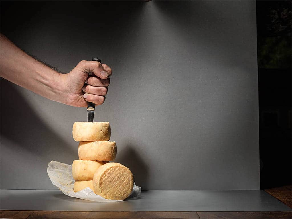 Früher verschmäht, heute beliebt: Vor neun Jahren wurde Analog- käse – durch einen Bericht der Verbraucherzentrale Hamburg – stark kritisiert. Heute ist er bei Veganern durchaus sehr beliebt. So kann sich die Wahrnehmung in kürzester Zeit ändern.