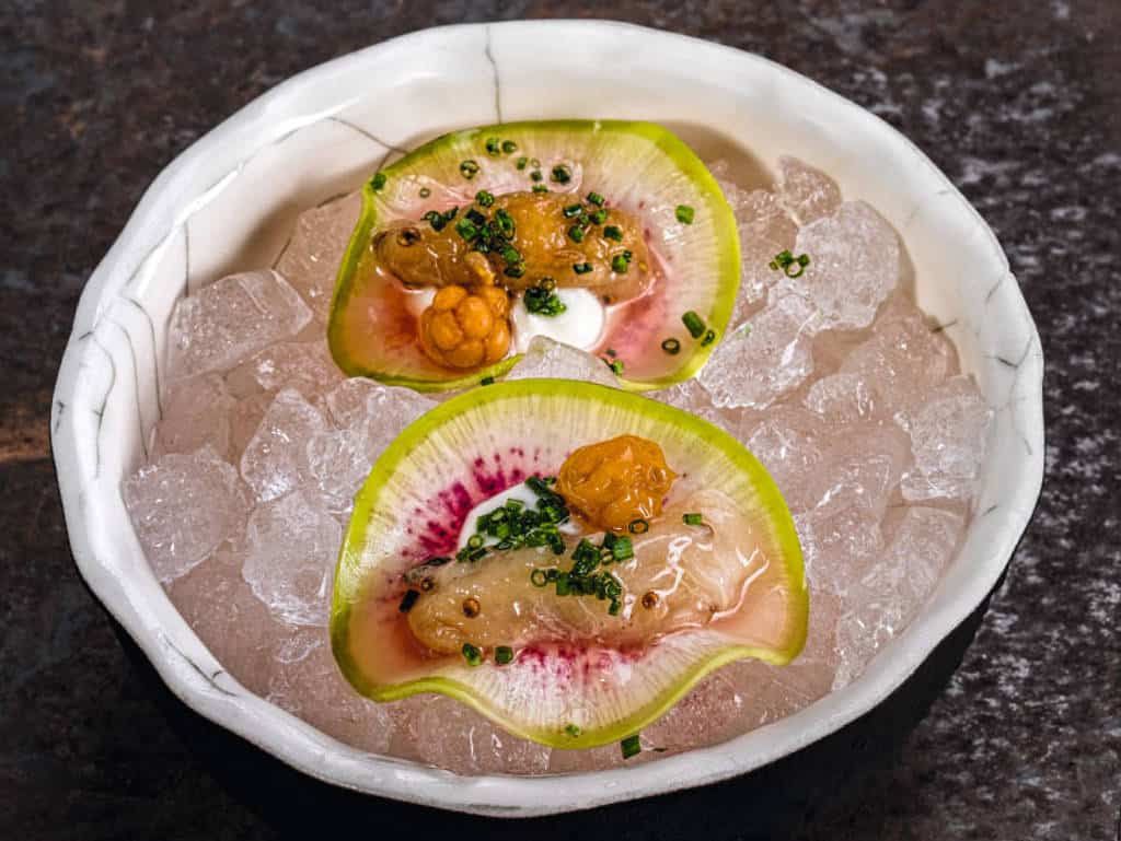 Wassermelonen-Rettich mit Feijoa und Ziegenkäse 