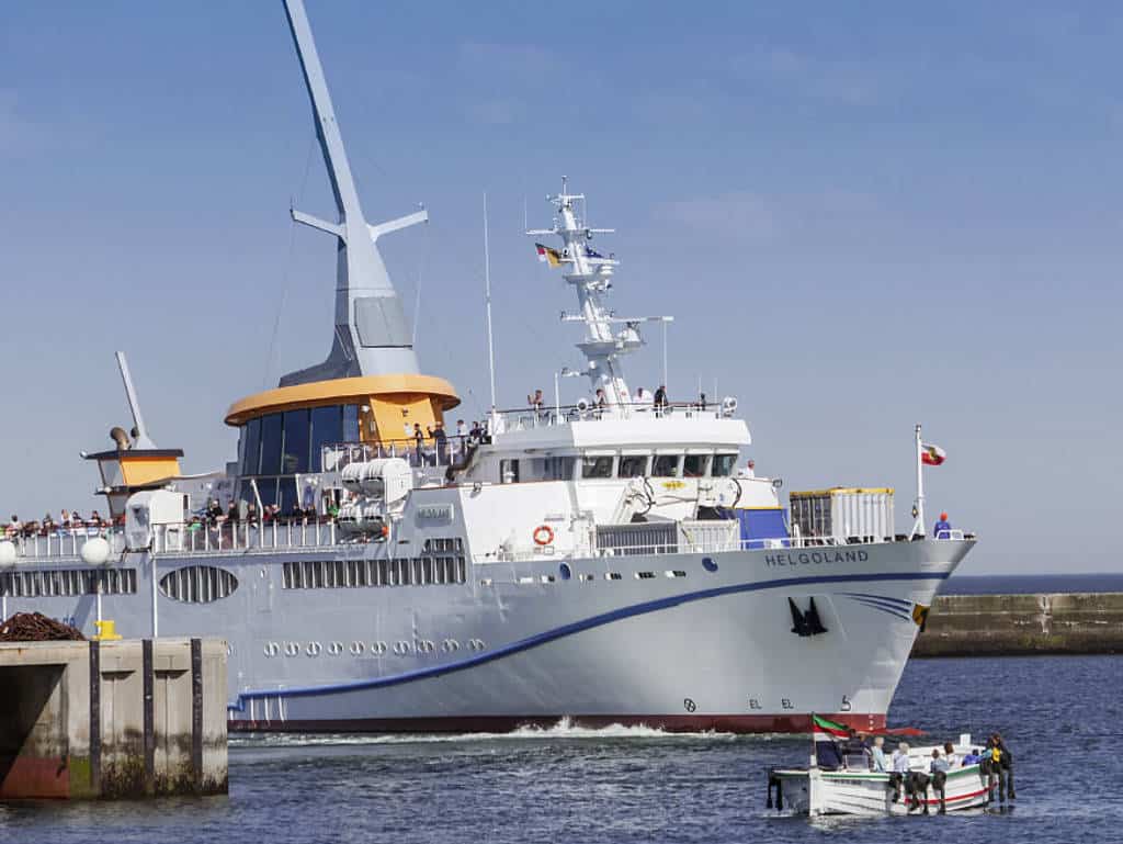 Einmal übersetzen, bitte: In wenigen Stunden erreicht man die Insel per Schiff vom Festland aus