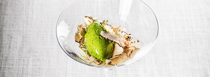 Spinat-Eis mit Trüffel und Stundenei