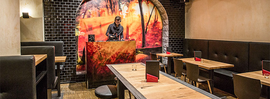 Fette Beats, geniale Burger und ein großer Tisch: Im Freigeist sollen sich die Gäste zuhause fühlen.