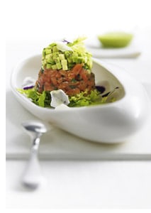 Römersalat mit Lachstatar und Avocado *
