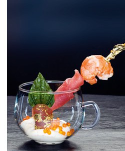 „Toro“ vom Thunfisch mit Marronkrebs, Wasabicreme und Saiblingskaviar