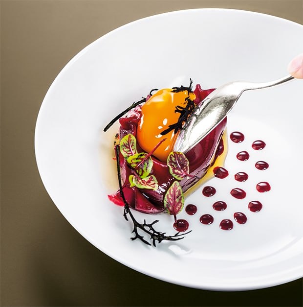 Räucherfisch Ravioli und Rote Bete 