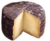 Manchego-ein spanischer Schafkaese mit violetter Rinde
