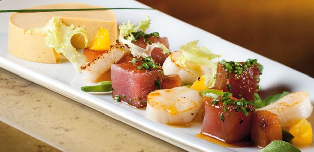 Thunfisch & Jakobsmuscheln mit Kürbismousse und Kürbis-Kräuter-Salat Thunfisch & Jakobsmuscheln mit Kürbismousse und Kürbis-Kräuter-Salat