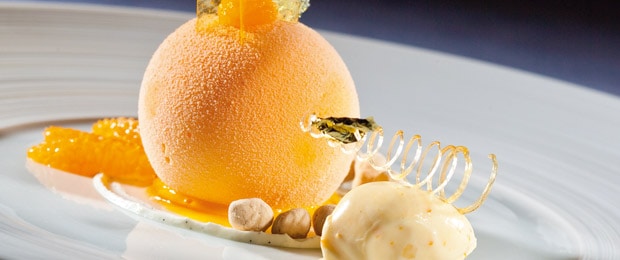 Mandarine von der Mandarine mit Grand Manier Eis und Nougatsteinen