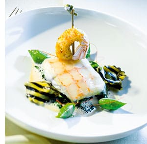 Gebratenes Steinbuttfilet  mit gelierter Langostinohaube und Krustentiersauce