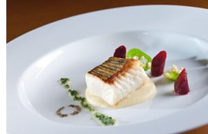 Zander mit Schnittlauchnage und Meerrettichmousseline