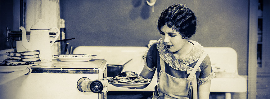 Retro Bild einer Frau mit Essensteller