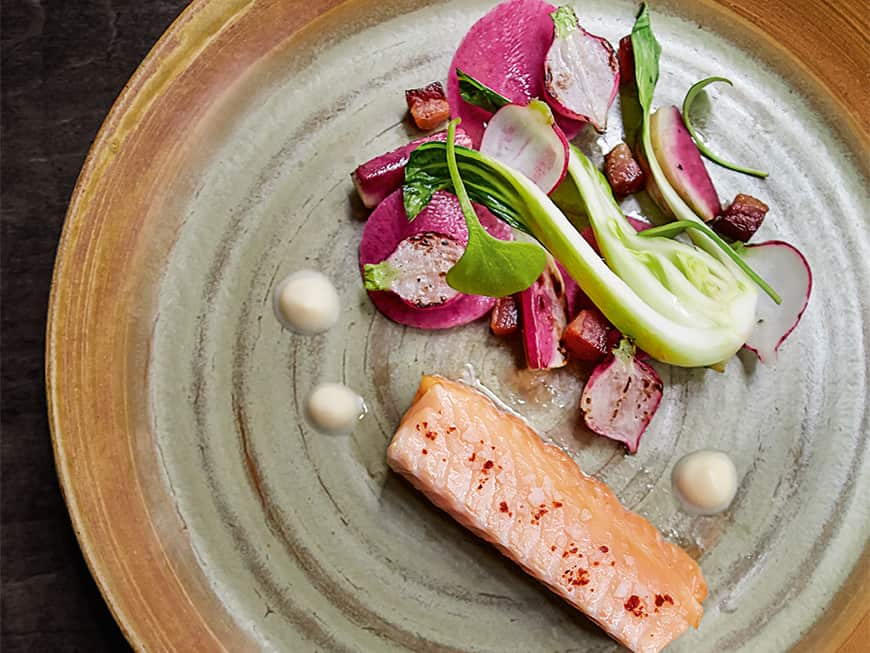 Meerforelle mit Kohl, Radieschen und Speck | Gramercy Tavern, New York