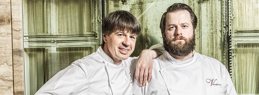 Joachim Wissler und Denis Jahn Joachim Wissler lehnt an seinem Sous Chef Denis Jahn