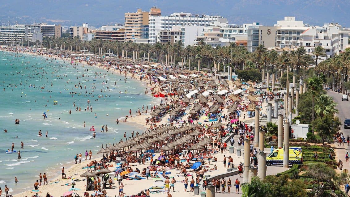 strand-von-el-arenal-1132x638