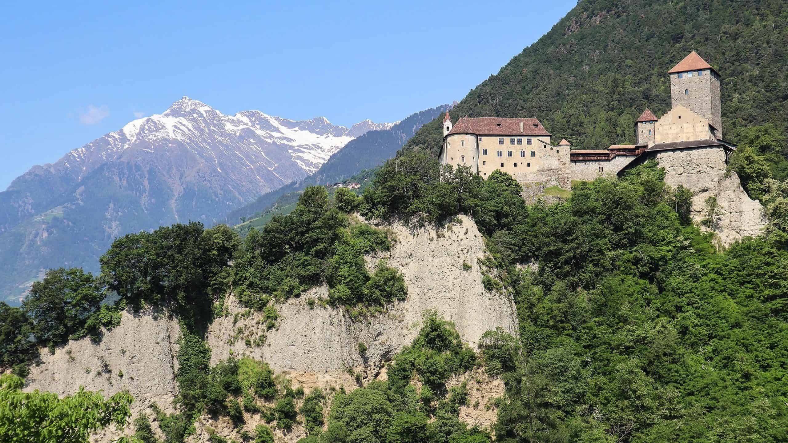 südtirol-landschaft-burg-urlaun-natur-scaled